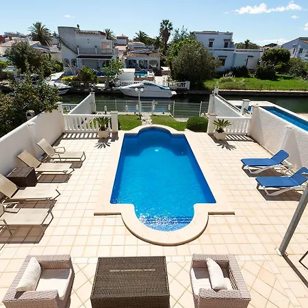 Casa Creus *