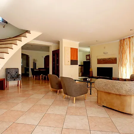 Casa Creus *